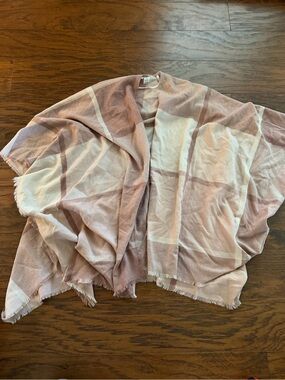 LC Lauren Conrad Blanket Shawl